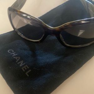 Chanel Frames, new condition, with case